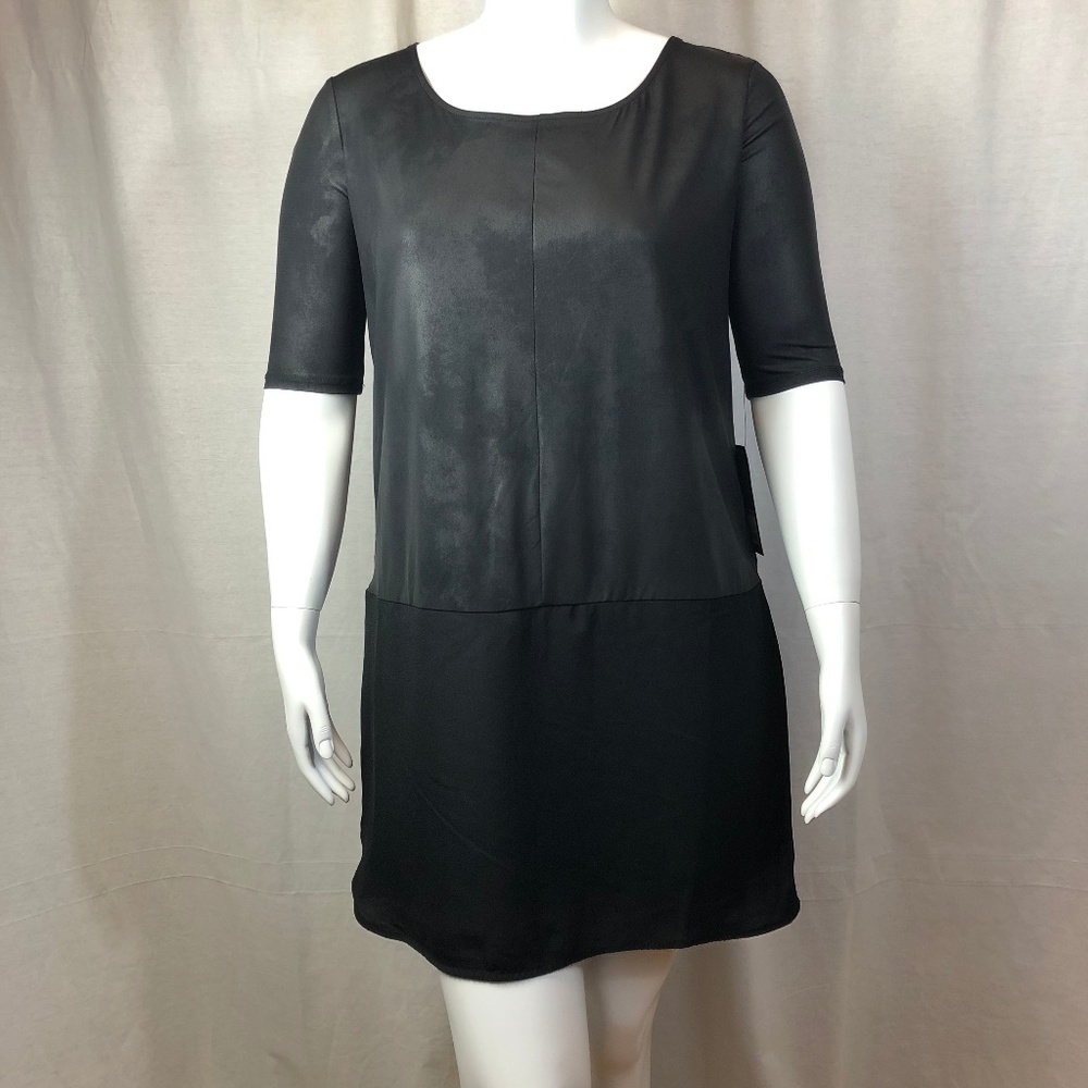 Wassivo Shift Dress Black Half Sleeve